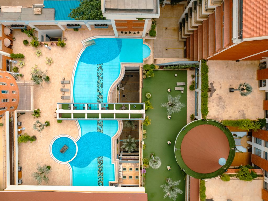 Movenpick Hotel & Residences – Nairobi pool